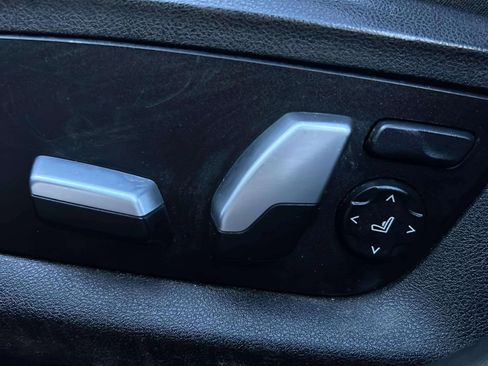 Used 2018 BMW 530i xDrive image 44