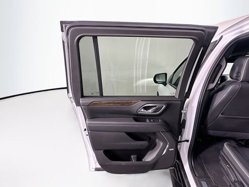 Used 2023 Chevrolet Suburban Premier image 26