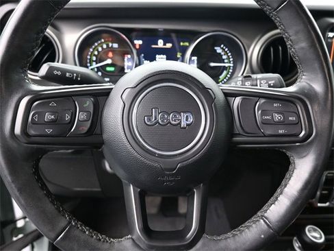 Used 2023 Jeep Wrangler Unlimited w/ Sun & Screen Package image 9