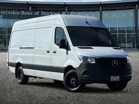 Used 2025 Mercedes-Benz Sprinter 3500 image 2