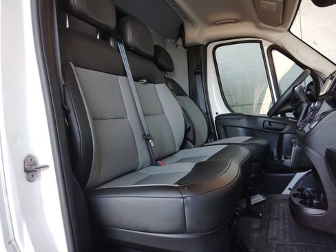 Used 2024 RAM ProMaster 2500 w/ Convenience Group FWD image 13