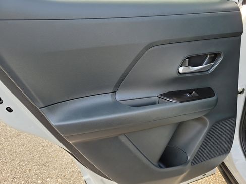 Certified 2025 Nissan Kicks SV FWD image 19
