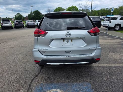 Used 2017 Nissan Rogue SV AWD/4WD image 3