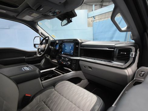 Used 2024 Ford F250 Limited image 28