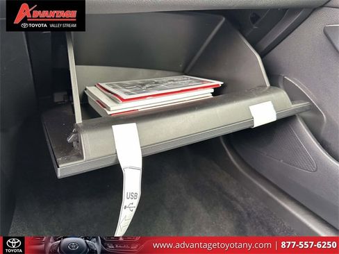 Used 2022 Toyota Corolla SE image 37
