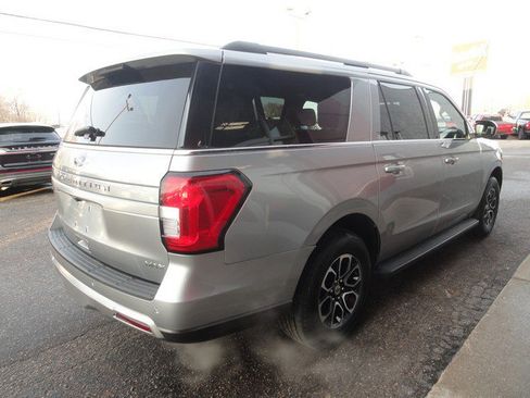 Used 2023 Ford Expedition Max XLT image 8