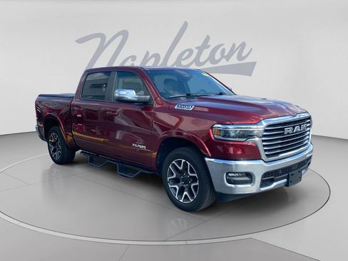 Used 2025 RAM 1500 Laramie AWD/4WD image 3