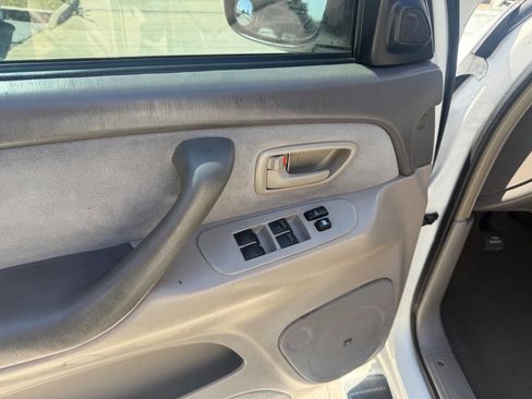 Used 2006 Toyota Sequoia SR5 image 17