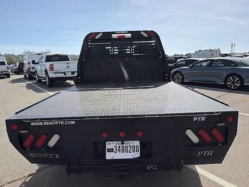 Used 2022 Ford F250 XL w/ Power Equipment Group AWD/4WD image 6
