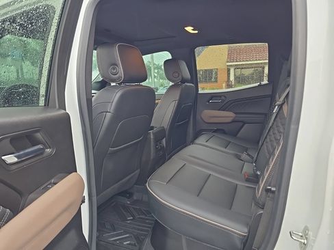 Used 2023 GMC Canyon Denali AWD/4WD image 6