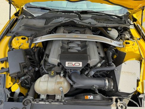 Used 2017 Ford Mustang GT Premium w/ GT Performance Package RWD image 30