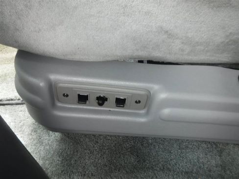 Used 2000 Ford E-150 and Econoline 150 RWD image 28
