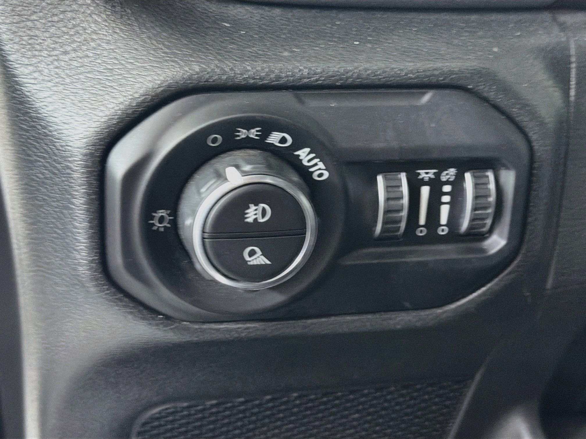 Used 2022 Jeep Gladiator Mojave AWD/4WD image 16
