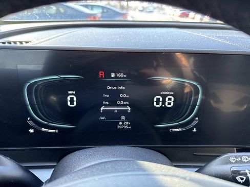 Used 2023 Kia Sportage EX image 32