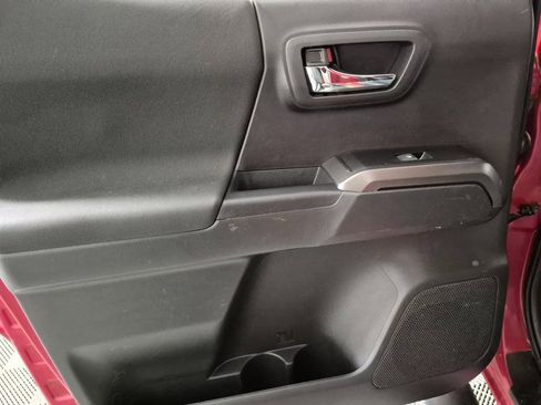 Used 2022 Toyota Tacoma TRD Sport image 24