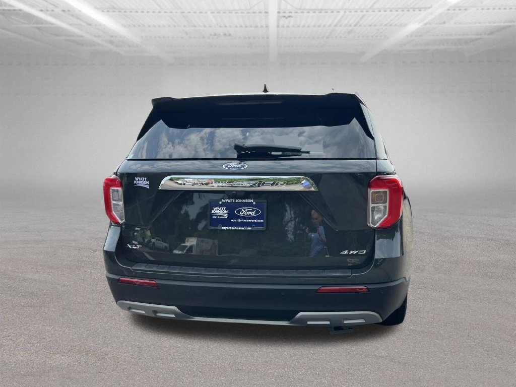 Used 2024 Ford Explorer XLT w/ Equipment Group 202A AWD/4WD image 9