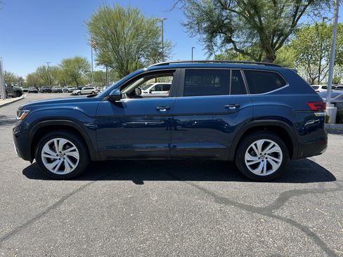 Used 2023 Volkswagen Atlas SE AWD/4WD image 2