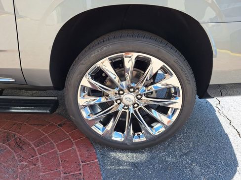 New 2026 Cadillac Escalade ESV Luxury w/ LPO, Radiant Package image 25