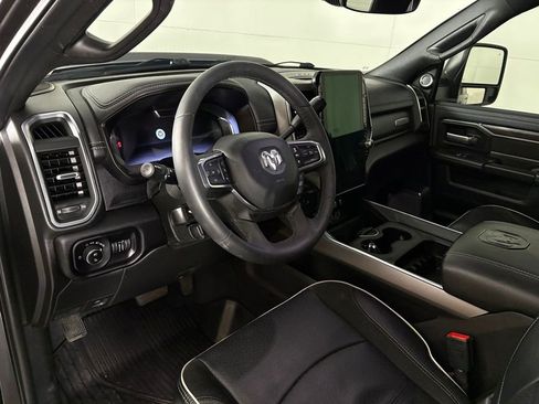 Used 2025 RAM 2500 Laramie AWD/4WD image 17