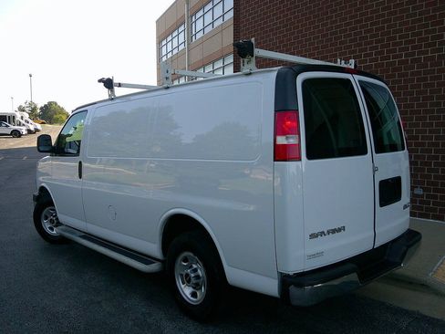 Used 2017 GMC Savana 2500 RWD image 6