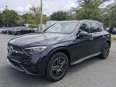 Used 2024 Mercedes-Benz GLC 300 4MATIC image 7