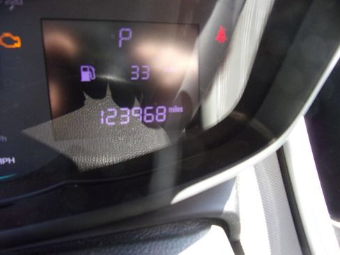 Used 2017 Chevrolet Sonic LT image 24