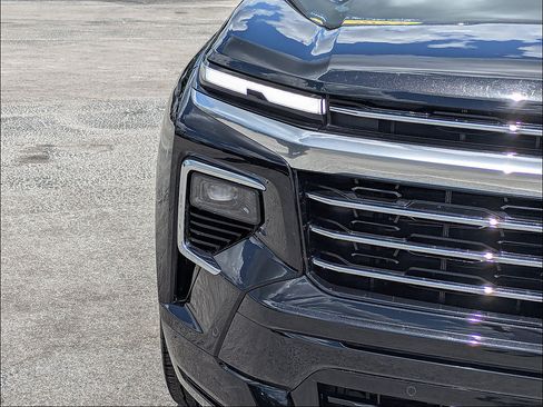 Used 2025 Chevrolet Traverse High Country w/ LPO, Floor Liner Package FWD image 10