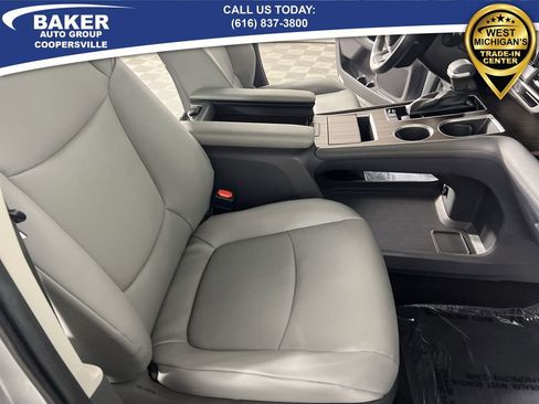 Used 2023 Toyota Sienna XLE image 28