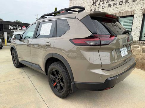 Used 2025 Nissan Rogue SV w/ Rock Creek Premium Package AWD/4WD image 9
