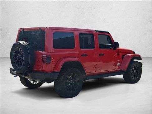 Used 2022 Jeep Wrangler Unlimited Sahara AWD/4WD image 5