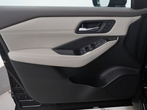 Used 2023 Nissan Rogue SL image 21