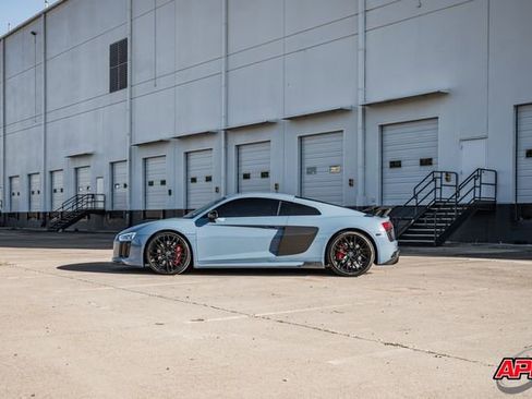 Used 2018 Audi R8 V10 w/ Premium Package image 57