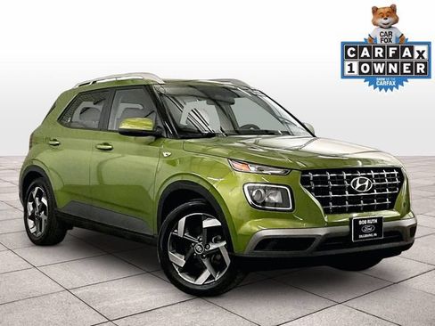 Used 2023 Hyundai Venue SEL FWD image 2