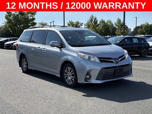 Used 2019 Toyota Sienna XLE FWD image 1