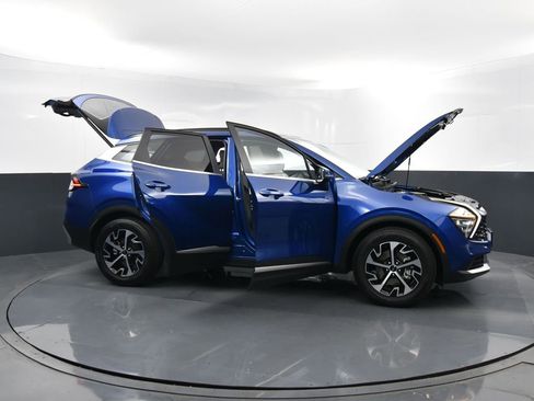 Used 2025 Kia Sportage EX w/ Premium Package image 41