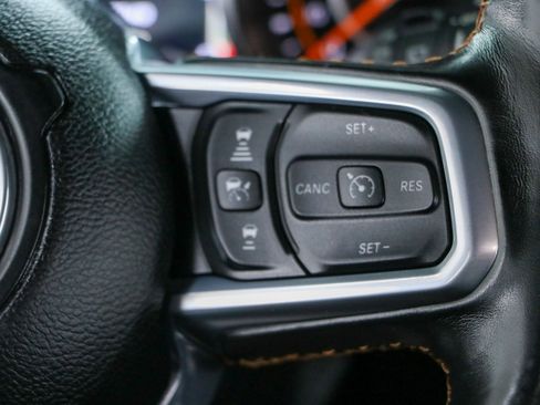 Used 2021 Jeep Wrangler Unlimited Sahara AWD/4WD image 15