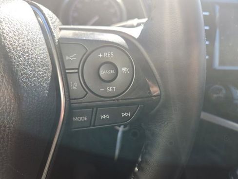 Used 2018 Toyota Camry SE image 12