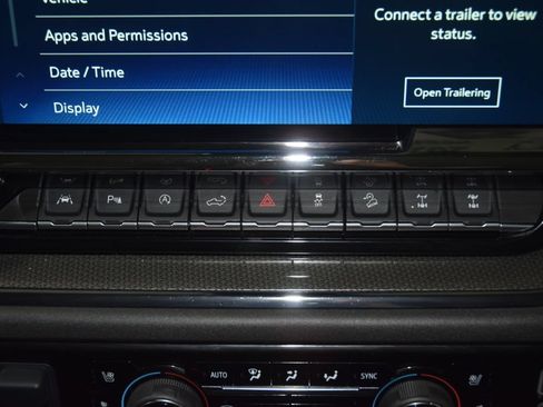 Used 2023 Chevrolet Silverado 1500 ZR2 w/ Technology Package AWD/4WD image 37