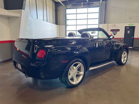Used 2003 Chevrolet SSR w/ Preferred Equipment Group image 65