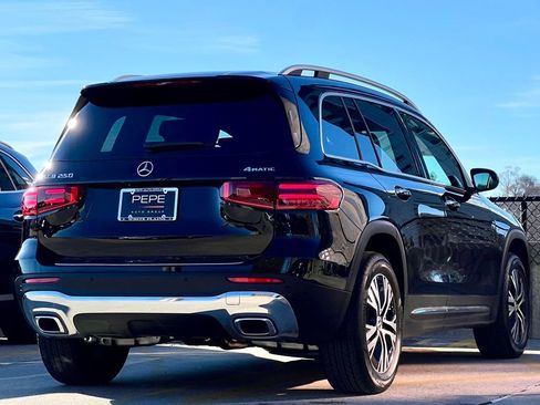 Certified 2025 Mercedes-Benz GLB 250 4MATIC image 7