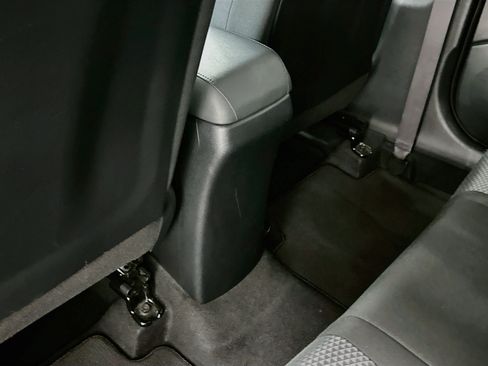 Used 2025 Kia Soul LX w/ LX Technology Package FWD image 27