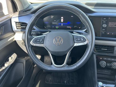 Used 2024 Volkswagen Taos SE FWD image 17