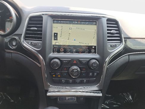 Used 2018 Jeep Grand Cherokee Trailhawk w/ Trailhawk Luxury Group AWD/4WD image 19