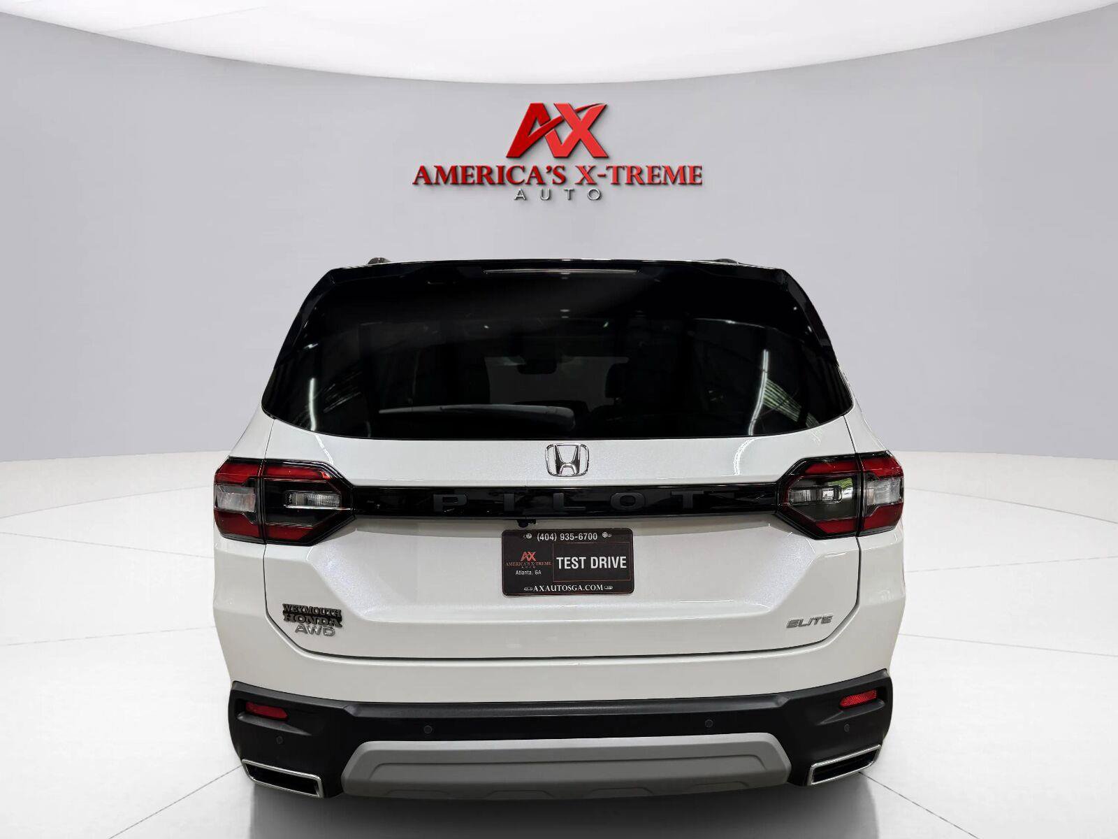 Used 2023 Honda Pilot Elite image 6