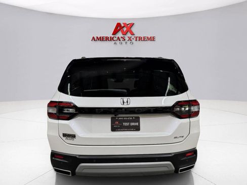 Used 2023 Honda Pilot Elite image 6