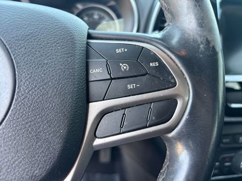 Used 2019 Jeep Cherokee High Altitude AWD/4WD image 17
