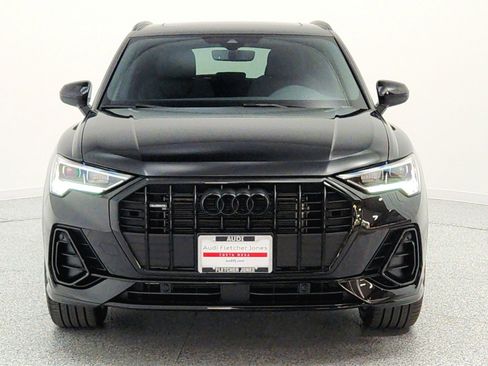 Used 2023 Audi Q3 2.0T Premium w/ Black Optic Sport Package AWD/4WD image 2
