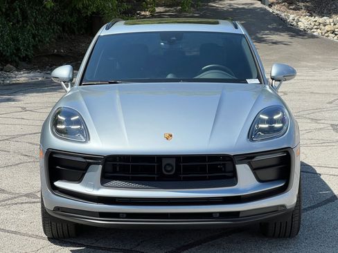 Used 2025 Porsche Macan AWD/4WD image 6