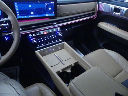 Used 2024 Hyundai Santa Fe Limited image 18