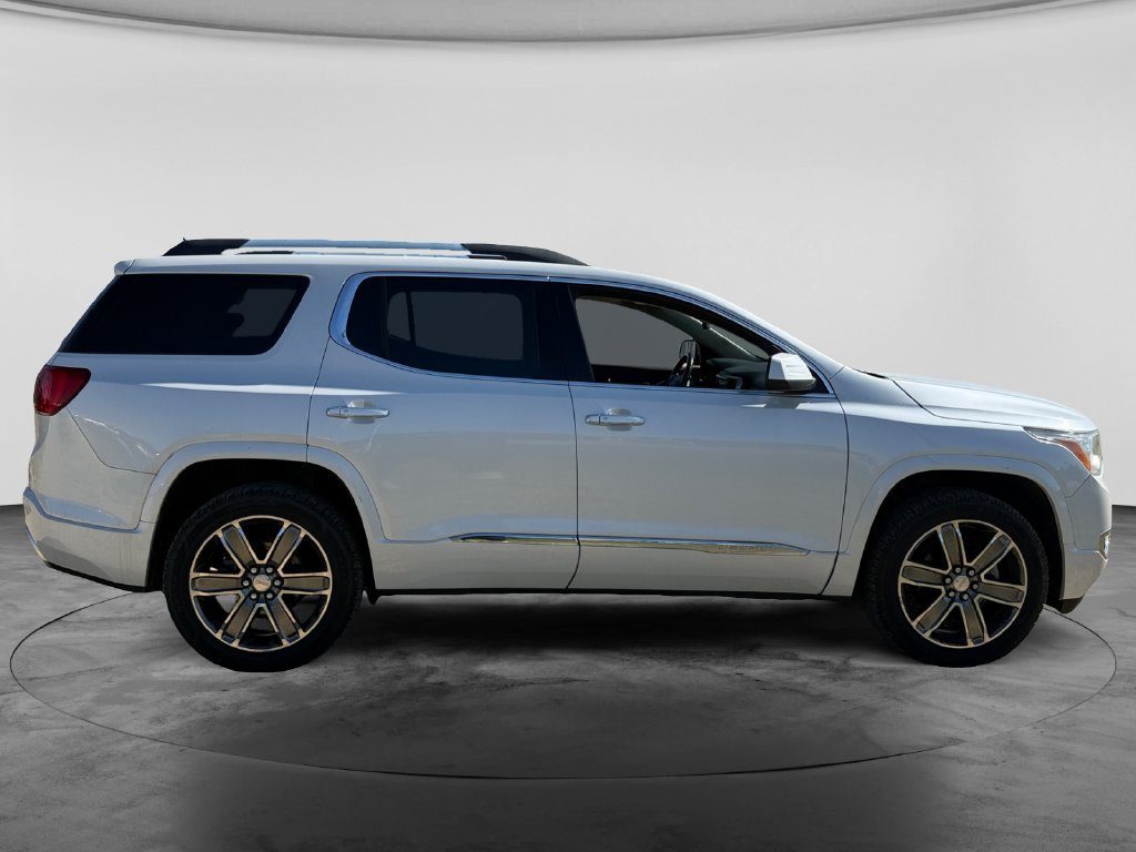 Used 2017 GMC Acadia Denali w/ Technology Package AWD/4WD image 10